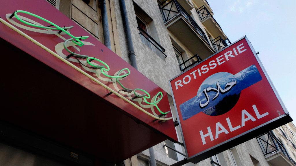 Halal-Metzgerei in Paris; Foto: Michel Euler/AP/dapd Halal-Metzgerei in Paris; Foto: Michel Euler/AP/dapd