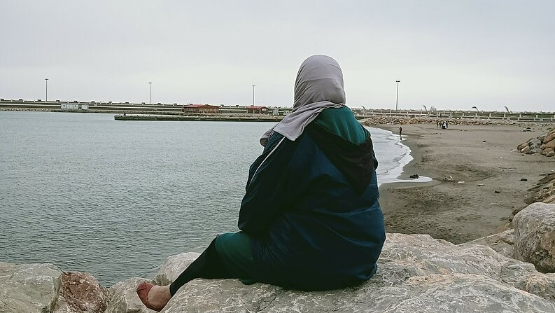 Der Sablettes-Strand in Algiers. Die illegale Migration hat enorm zugenommen, obwohl darauf eine Gefängnisstrafe von bis zu sechs Monaten steht falls man von der Küstenwache erwischt wird (Foto: Zineb Bettayeb) Der Sablettes-Strand in Algiers. Die illegale Migration hat enorm zugenommen, obwohl darauf eine Gefängnisstrafe von bis zu sechs Monaten steht, falls man von der Küstenwache erwischt wird.