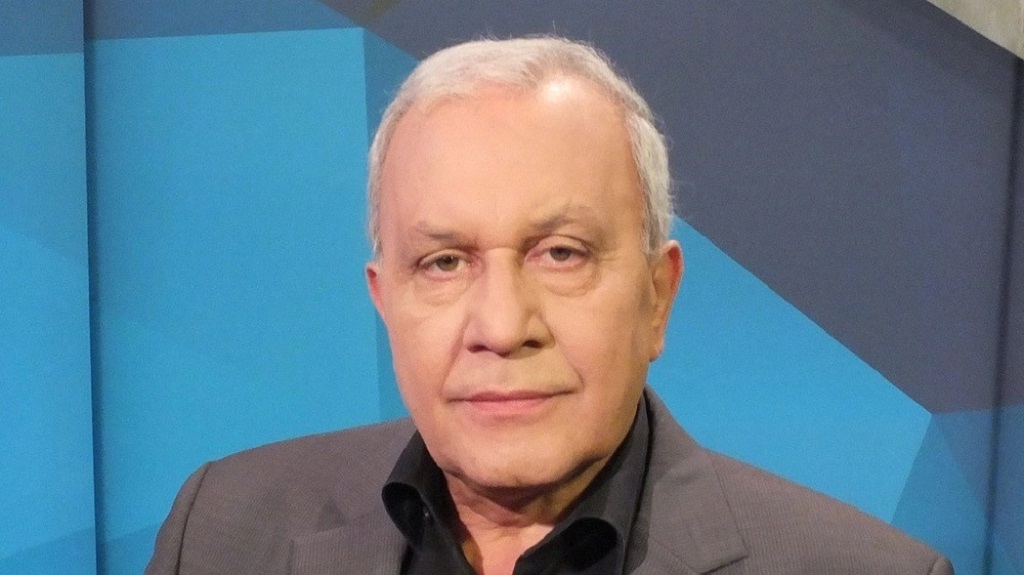 Der Autor und Politikwissenschaftler Aref Hajjaj; Foto: DW Der Historiker und Politikwissenschaftler Aref Hajjaj schildert in seinem Buch seine persönlichen Erfahrungen mit einem Leben zwischen Palästina, der Schweiz und Deutschland.
